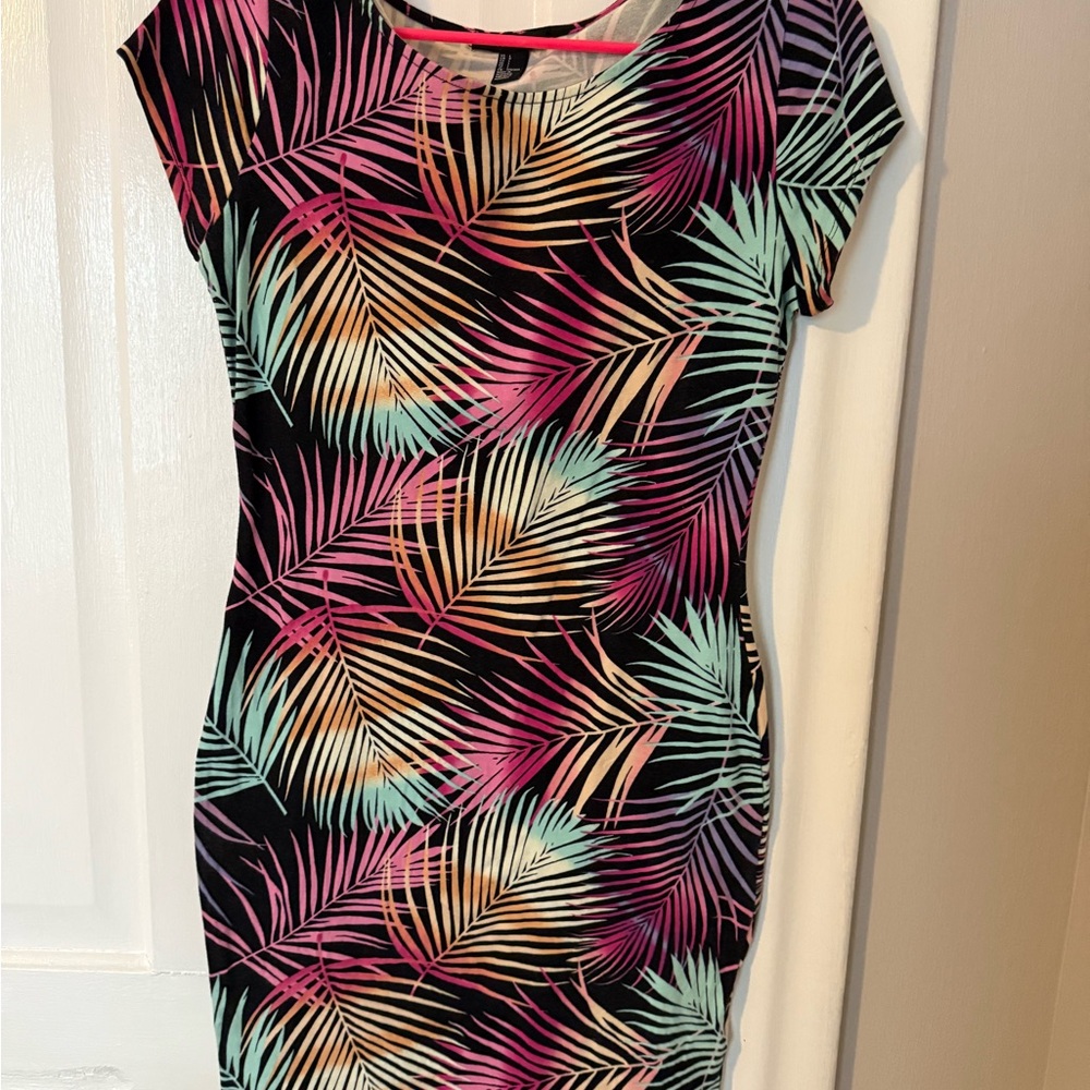 Forever 21 Tropical Leaf Print Body-con Dress